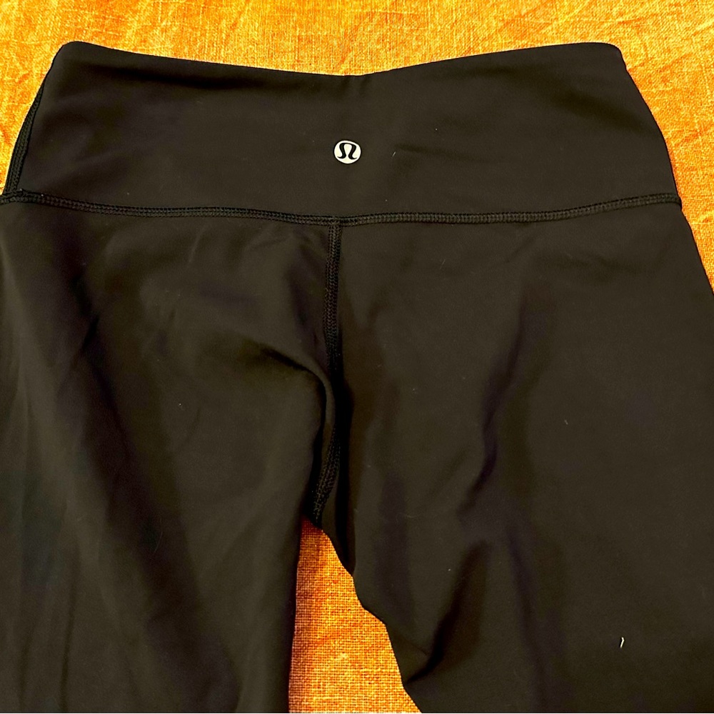 Lulu lemon capri black leggings. Looks to be a size 2 or xs